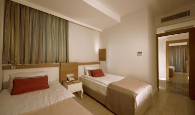 Imagine pentru Hotel Port Nature Luxury Resort & Spa 5*  valabile pentru Litoral 2023