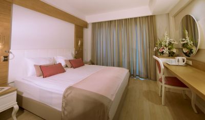 Imagine pentru Hotel Port Nature Luxury Resort & Spa 5*  valabile pentru Litoral 2023