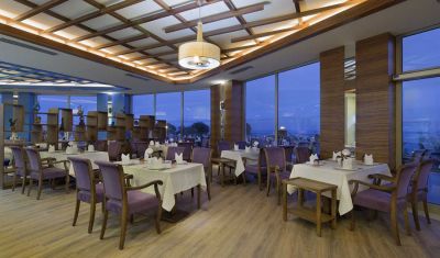 Imagine pentru Hotel Ramada Resort by Wyndham Kusadasi & Golf 5* valabile pentru Litoral 2023