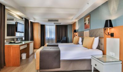 Imagine pentru Hotel Saturn Palace Resort 5* valabile pentru Litoral 2023