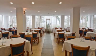 Imagine pentru Hotel Sirena 3* valabile pentru Litoral 2023
