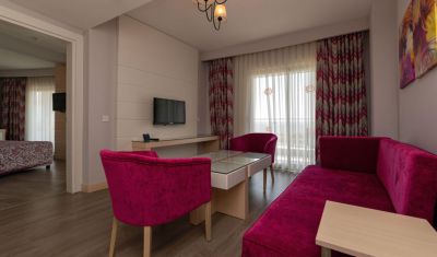 Imagine pentru Hotel Sunmelia Beach Resort 5* valabile pentru Litoral 2023