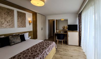 Imagine pentru Hotel Tomis 3* valabile pentru Litoral 2023