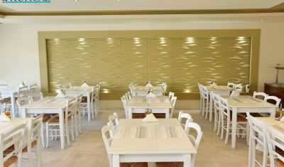 Imagine pentru Hotel Tropical 4* valabile pentru Litoral 2023