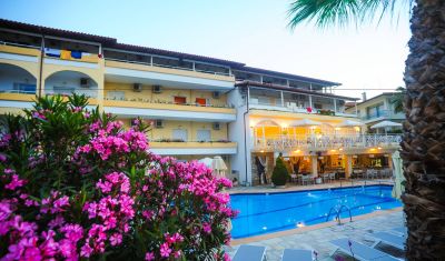 Imagine pentru Hotel Tropical 4* valabile pentru Litoral 2023