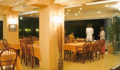 Imagine pentru Hotel Xenios Loutra Beach 3* valabile pentru Litoral 2023