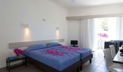 Imagine pentru Hotel Kamari Beach 3* valabile pentru Litoral 2024