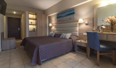 Imagine pentru Hotel Messonghi Beach 4* valabile pentru Litoral 2024