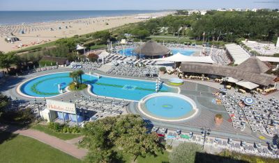 Imagine pentru ApartHotel Holiday 4* valabile pentru Litoral 2025