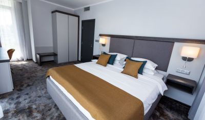 Imagine pentru Best Western Plus Premium Inn Hotel & Casino 4* valabile pentru Litoral 2025