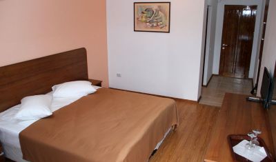 Imagine pentru Complex Lacul Racilor 3* valabile pentru Litoral 2025