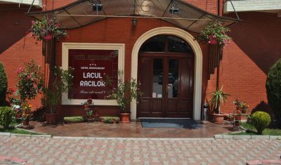 Imagine pentru Complex Lacul Racilor 3* valabile pentru Litoral 2025