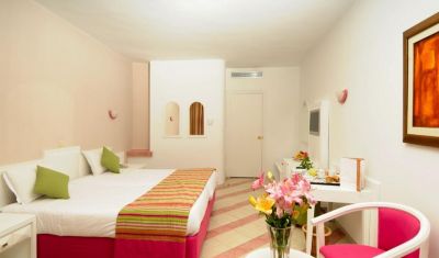 Imagine pentru Golden Tulip Taj Sultan Resort 5* valabile pentru Litoral 2025