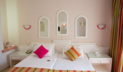 Imagine pentru Golden Tulip Taj Sultan Resort 5* valabile pentru Litoral 2025