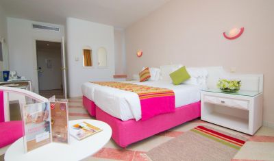Imagine pentru Golden Tulip Taj Sultan Resort 5* valabile pentru Litoral 2025