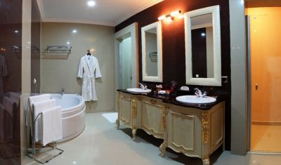 Imagine pentru Grand Hotel & Spa Primoretz 5* valabile pentru Litoral 2025
