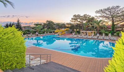 Imagine pentru Grand Ring Hotel 5* valabile pentru Litoral 2025