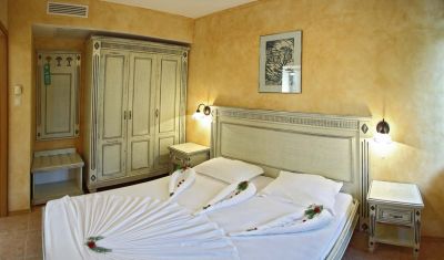Imagine pentru Holiday Village 4* valabile pentru Litoral 2025
