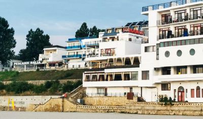 Imagine pentru Hotel Acapulco 3* valabile pentru Litoral 2025