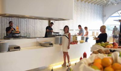 Imagine pentru Hotel Akrathos Beach 4* valabile pentru Litoral 2025