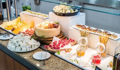 Imagine pentru Hotel Alexandros Palace & Suites 5* valabile pentru Litoral 2025