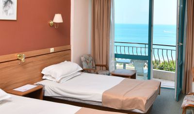 Imagine pentru Hotel Ambassador 3* valabile pentru Litoral 2025