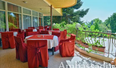 Imagine pentru Hotel Ambassador 3* valabile pentru Litoral 2025