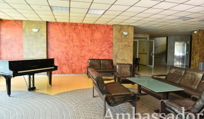 Imagine pentru Hotel Ambassador 3* valabile pentru Litoral 2025