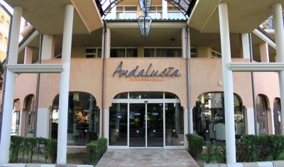 Imagine pentru Hotel Andalusia Beach 3* valabile pentru Litoral 2025