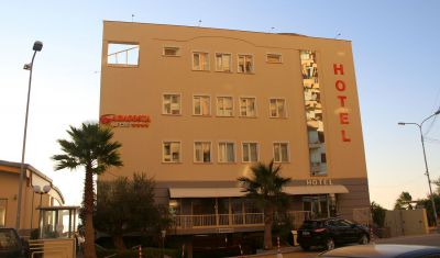 Imagine pentru Hotel Aragosta 4* valabile pentru Litoral 2025