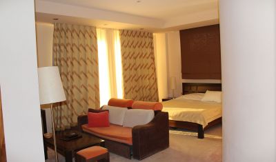 Imagine pentru Hotel Aragosta 4* valabile pentru Litoral 2025