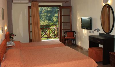 Imagine pentru Hotel Athorama 3* valabile pentru Litoral 2025