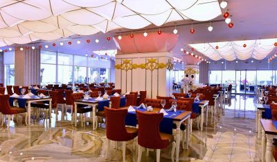 Imagine pentru Hotel Azura Deluxe Resort & Spa 5* valabile pentru Litoral 2025
