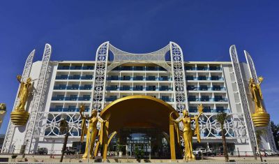 Imagine pentru Hotel Azura Deluxe Resort & Spa 5* valabile pentru Litoral 2025