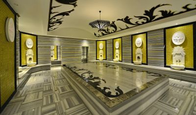 Imagine pentru Hotel Azura Deluxe Resort & Spa 5* valabile pentru Litoral 2025