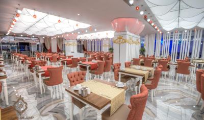 Imagine pentru Hotel Azura Deluxe Resort & Spa 5* valabile pentru Litoral 2025