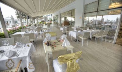 Imagine pentru Hotel Azura Deluxe Resort & Spa 5* valabile pentru Litoral 2025