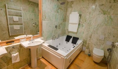 Imagine pentru Hotel Bavaria Blu 4*  valabile pentru Litoral 2025