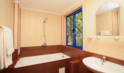 Imagine pentru Hotel Blue Sky 3* valabile pentru Litoral 2025