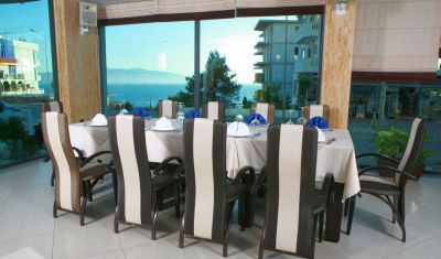 Imagine pentru Hotel Blue Sky 4* valabile pentru Litoral 2025