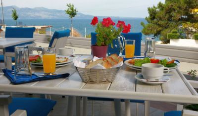 Imagine pentru Hotel Blue Sky 4* valabile pentru Litoral 2025