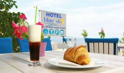 Imagine pentru Hotel Blue Sky 4* valabile pentru Litoral 2025