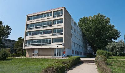 Imagine pentru Hotel Capitol 2* valabile pentru Litoral 2025