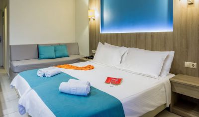 Imagine pentru Hotel Central Hersonissos 3* valabile pentru Litoral 2025