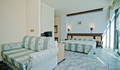 Imagine pentru Hotel Chaika Beach Resort 3*  valabile pentru Litoral 2025