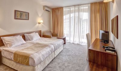 Imagine pentru Hotel Continental 4*  valabile pentru Litoral 2025