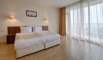 Imagine pentru Hotel Continental 4*  valabile pentru Litoral 2025