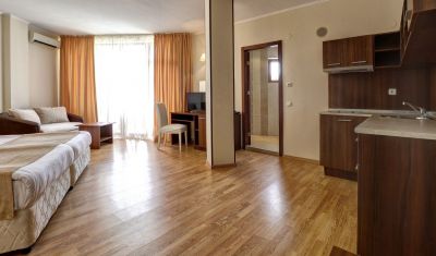 Imagine pentru Hotel Continental 4*  valabile pentru Litoral 2025