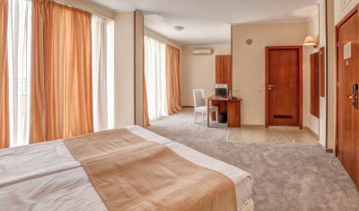 Imagine pentru Hotel Continental 4*  valabile pentru Litoral 2025