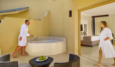 Imagine pentru Hotel Coral Sea Holiday Resort & Aqua Park 5* valabile pentru Litoral 2025
